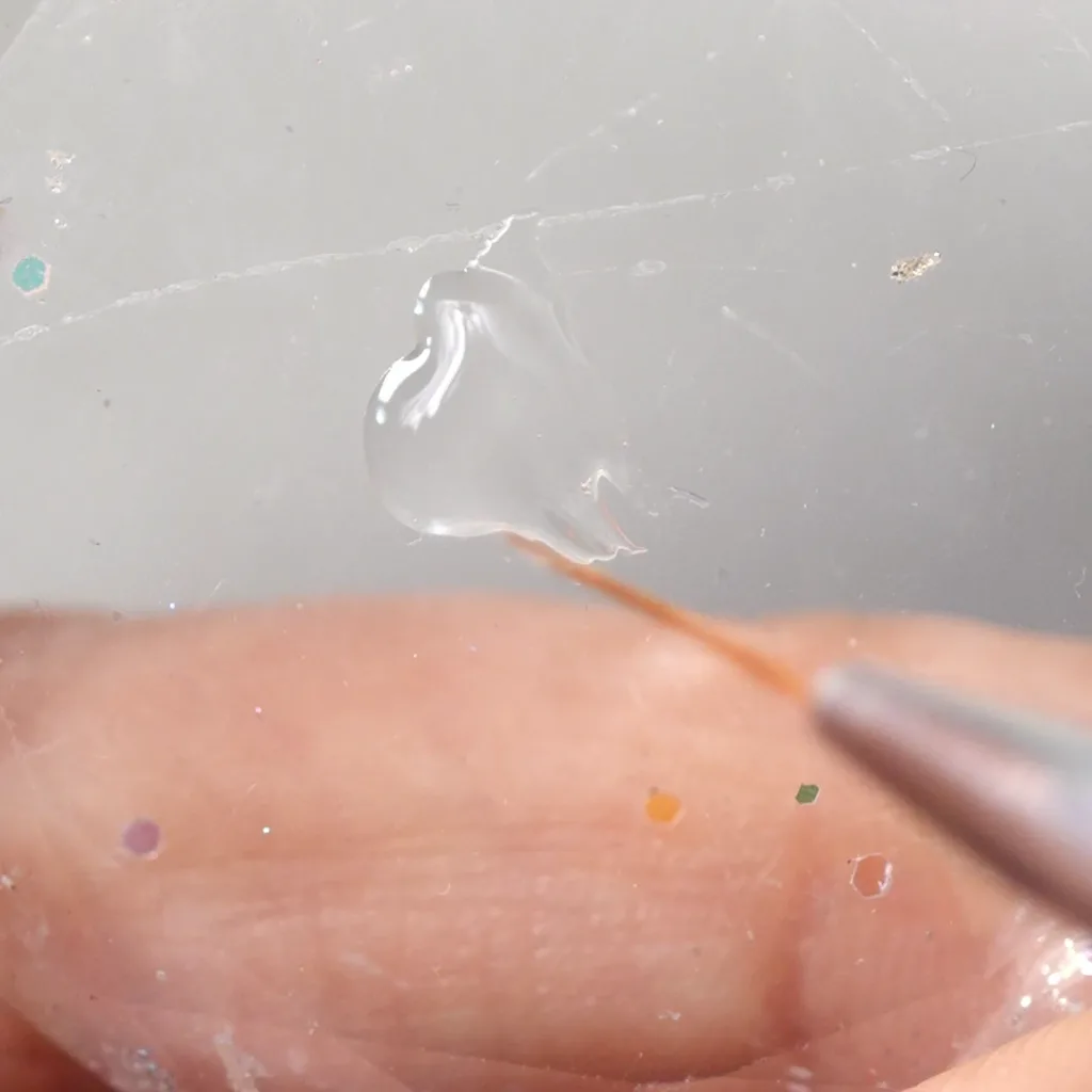 【保存版】ジェルネイルがはみ出す…を卒業！甘皮周りを劇的に綺麗に塗る「裏ワザ」